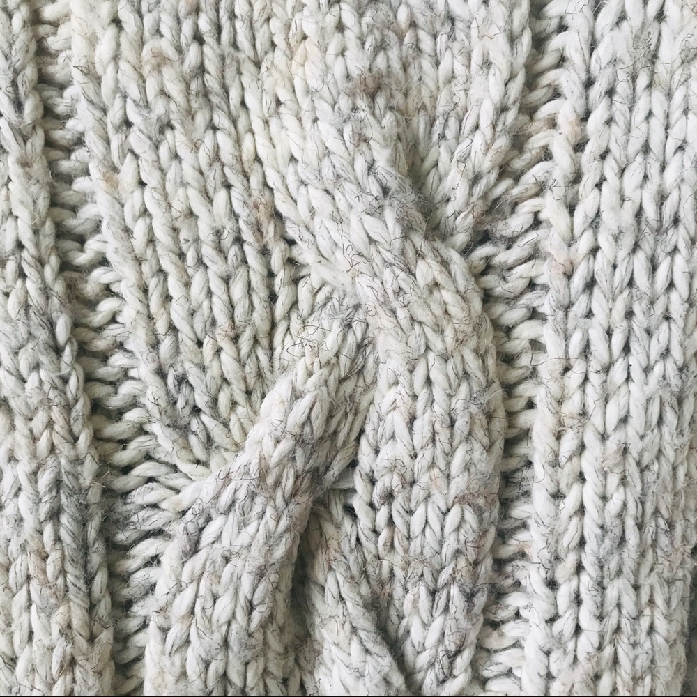 Vintage Hand Knit Chunky Sweater Size Med Oatmeal - Picture 2 of 11